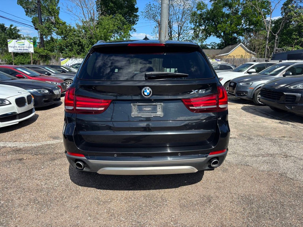 BMW X5 Vehicle Full-screen Gallery Image 05