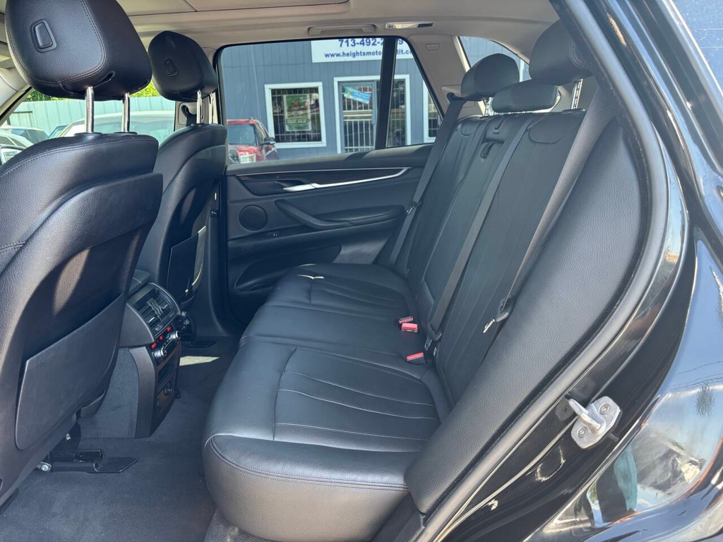 BMW X5 Vehicle Full-screen Gallery Image 20