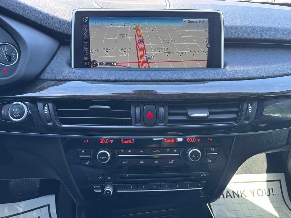 BMW X5 Vehicle Full-screen Gallery Image 27