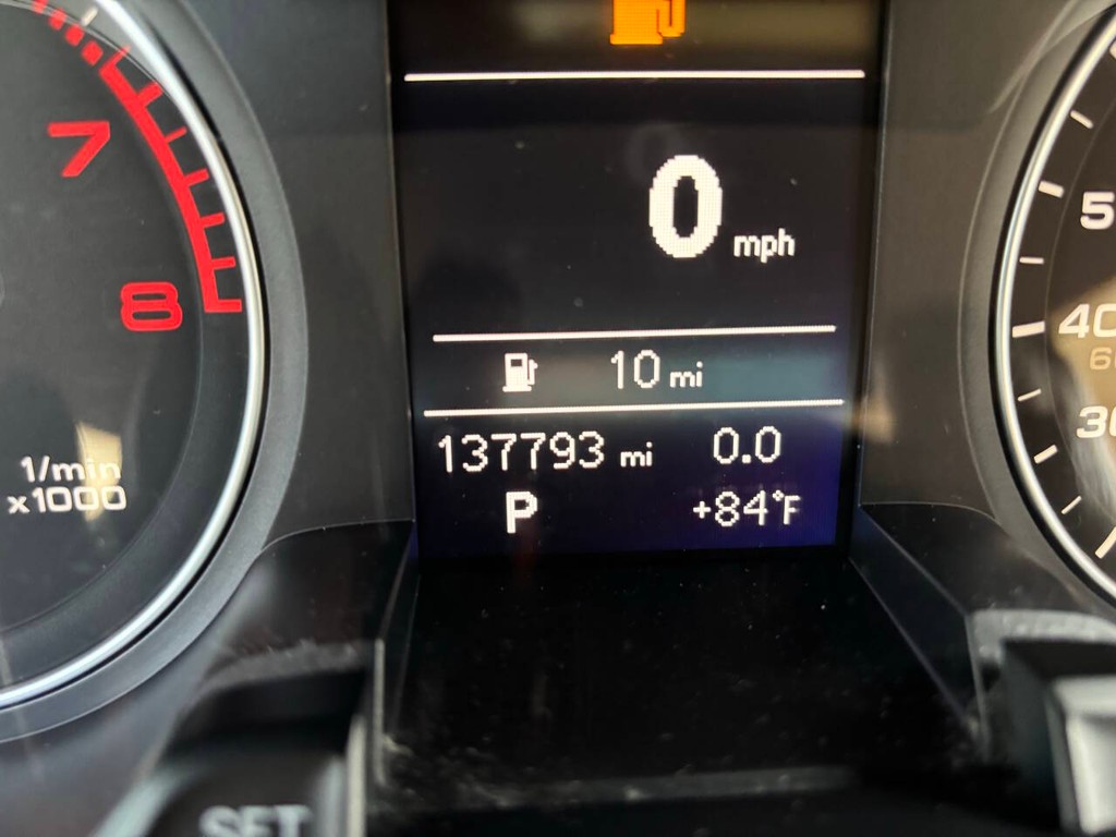 Audi allroad Vehicle Full-screen Gallery Image 17