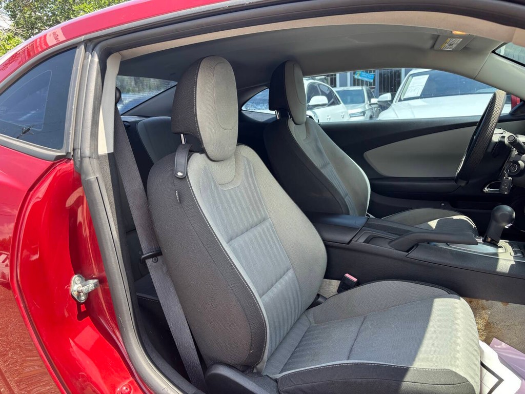 Chevrolet Camaro Vehicle Full-screen Gallery Image 09