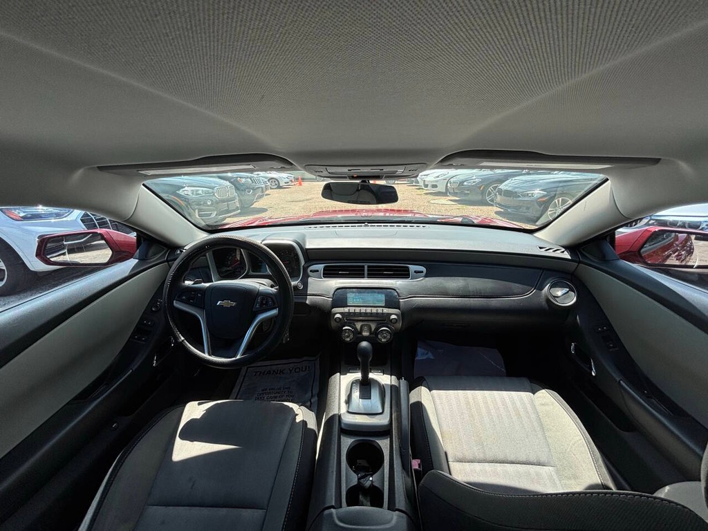 Chevrolet Camaro Vehicle Full-screen Gallery Image 12