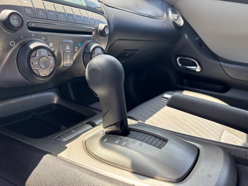 Chevrolet Camaro Vehicle Full-screen Gallery Image 14