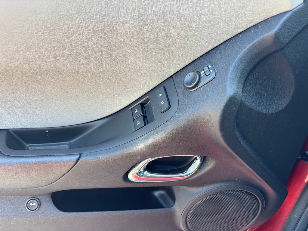 Chevrolet Camaro Vehicle Full-screen Gallery Image 18