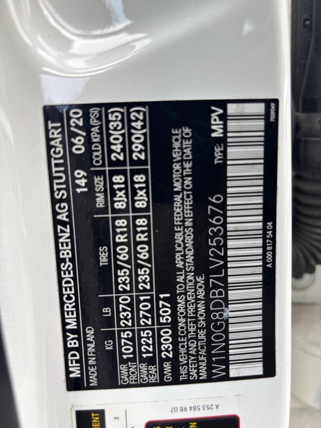 Mercedes-Benz GLC Vehicle Full-screen Gallery Image 20