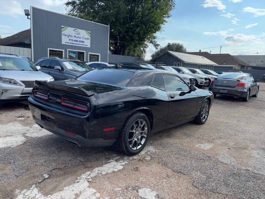 Dodge Challenger Vehicle Full-screen Gallery Image 09