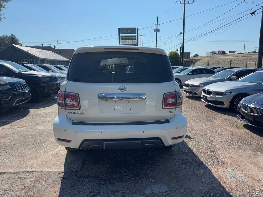 Nissan Armada Vehicle Full-screen Gallery Image 05