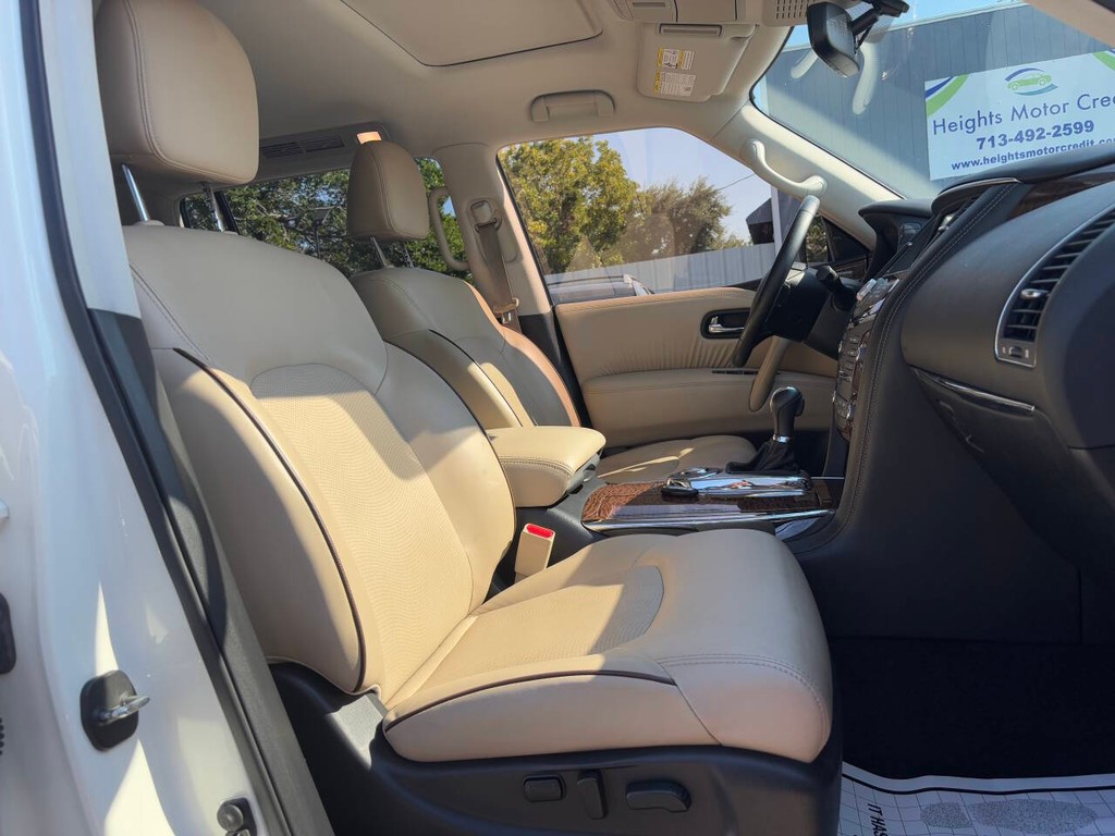 Nissan Armada Vehicle Full-screen Gallery Image 09