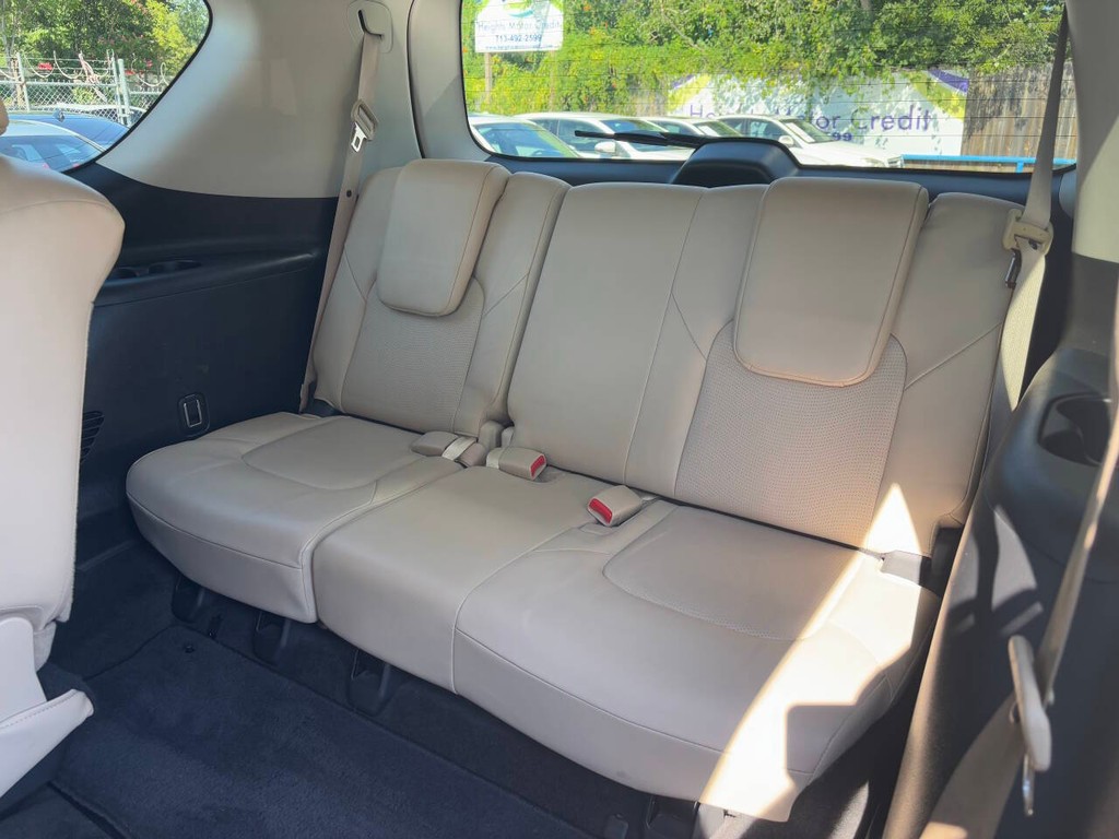 Nissan Armada Vehicle Full-screen Gallery Image 11
