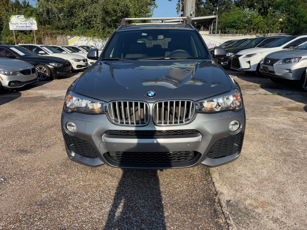 BMW X3 Vehicle Full-screen Gallery Image 02