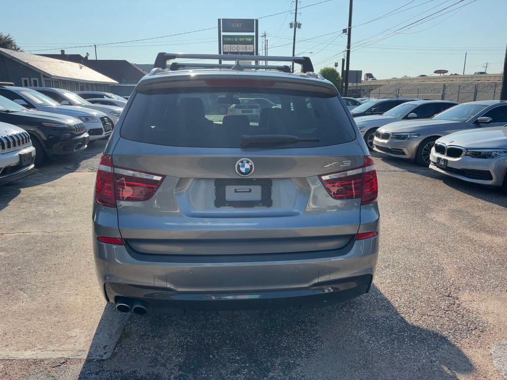 BMW X3 Vehicle Full-screen Gallery Image 06