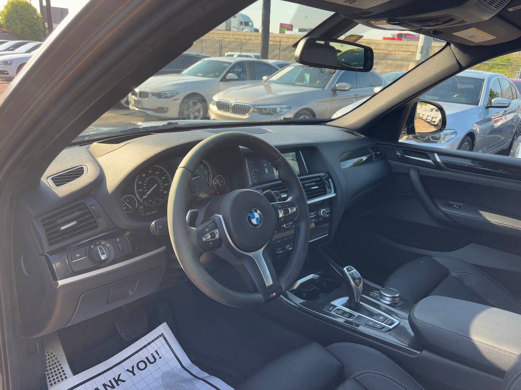 BMW X3 Vehicle Full-screen Gallery Image 08