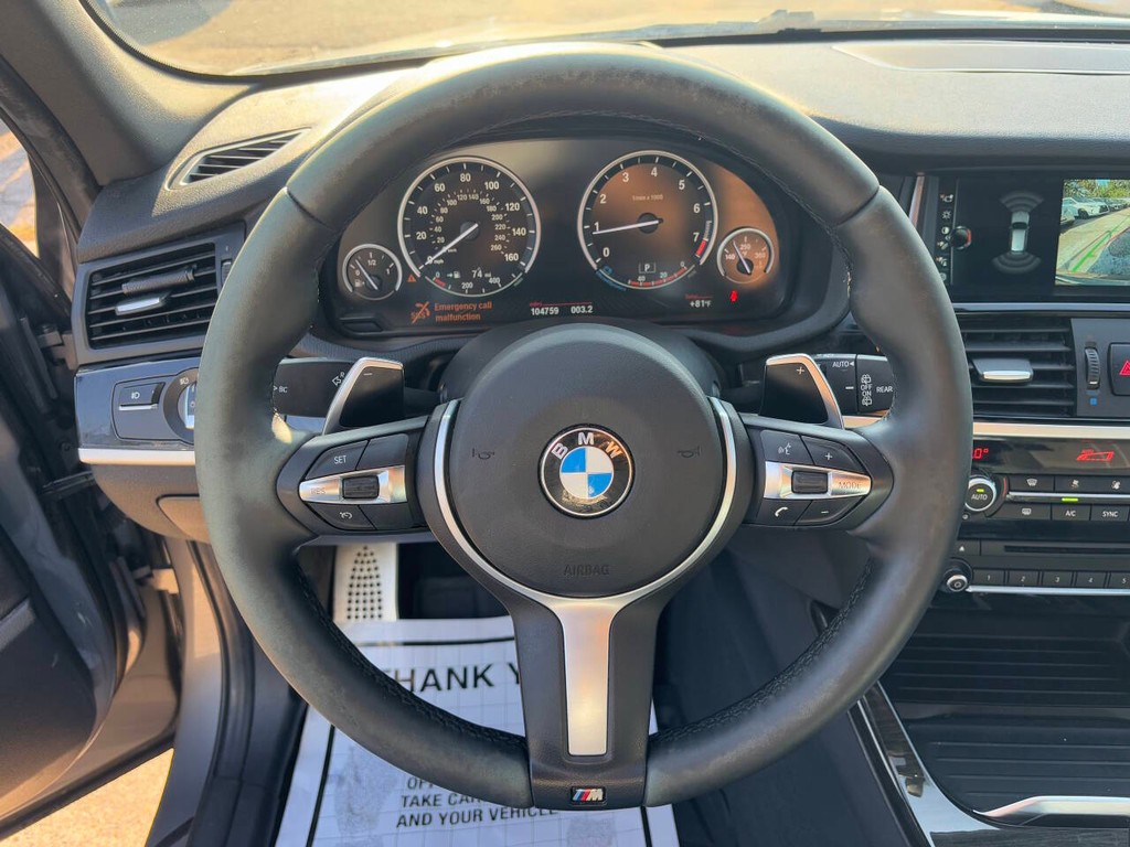 BMW X3 Vehicle Full-screen Gallery Image 18