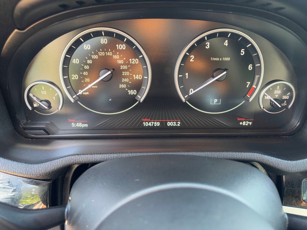 BMW X3 Vehicle Full-screen Gallery Image 20