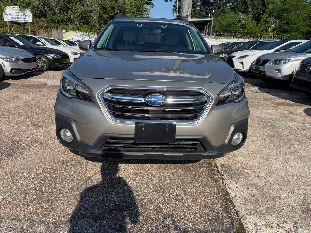 Subaru Outback Vehicle Full-screen Gallery Image 02