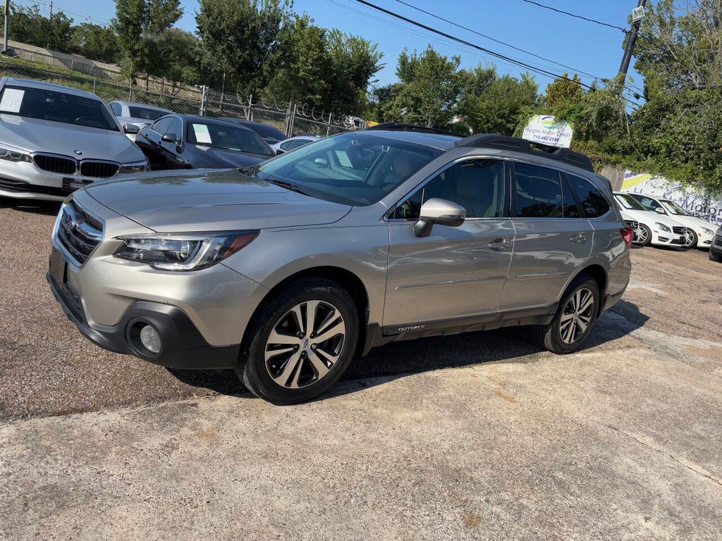Subaru Outback Vehicle Full-screen Gallery Image 03