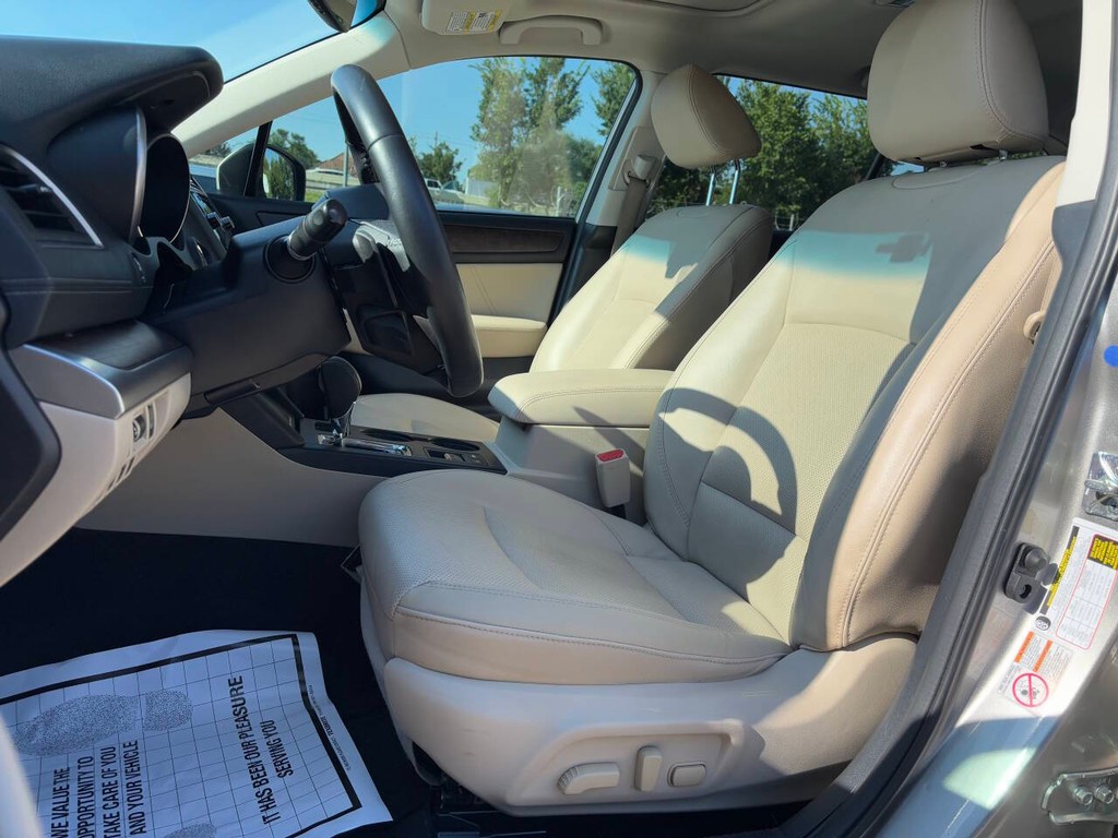 Subaru Outback Vehicle Full-screen Gallery Image 08