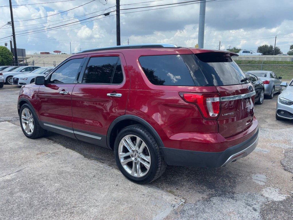 Ford Explorer Vehicle Full-screen Gallery Image 05