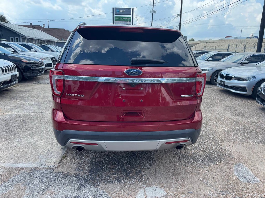 Ford Explorer Vehicle Full-screen Gallery Image 06