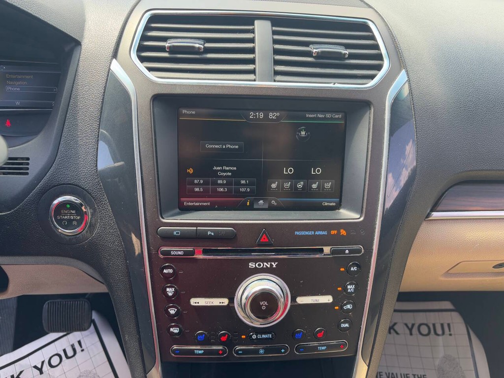 Ford Explorer Vehicle Full-screen Gallery Image 14