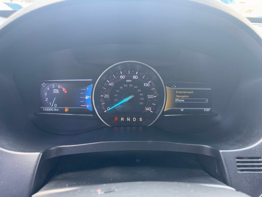 Ford Explorer Vehicle Full-screen Gallery Image 20