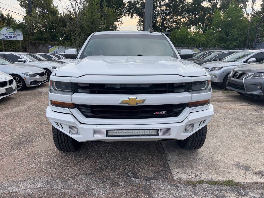 Chevrolet Silverado 1500 Vehicle Full-screen Gallery Image 03