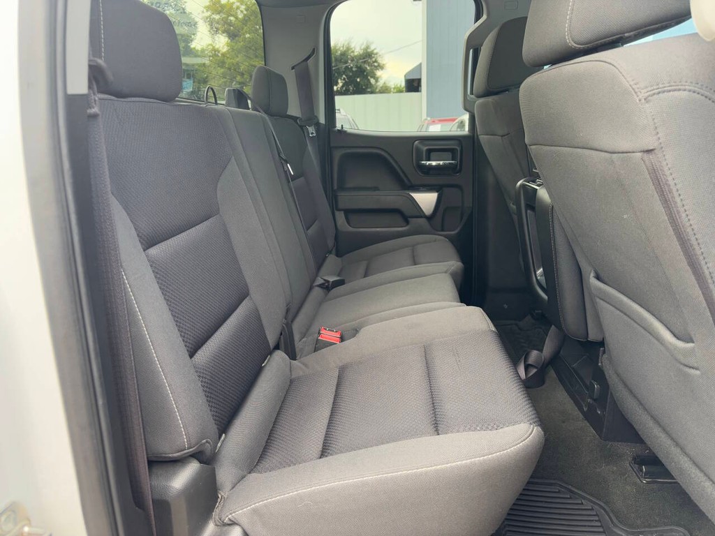 Chevrolet Silverado 1500 Vehicle Full-screen Gallery Image 12