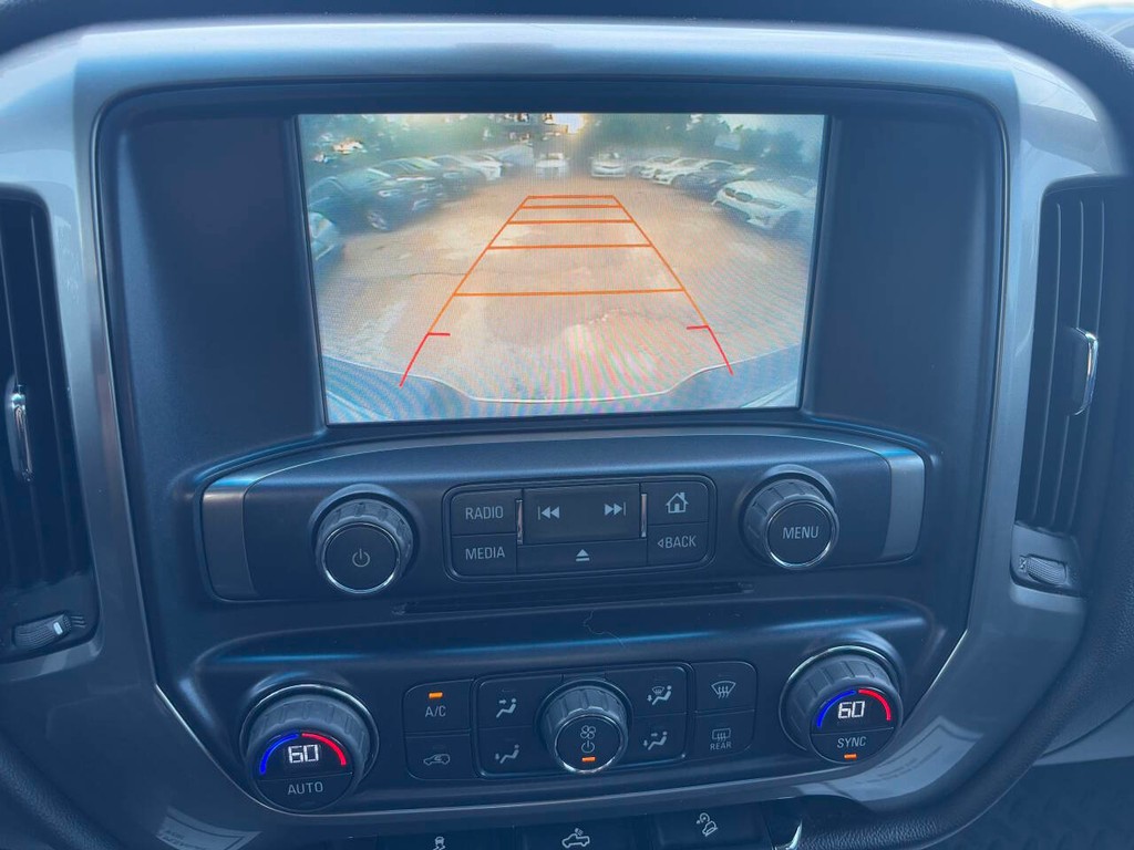 Chevrolet Silverado 1500 Vehicle Full-screen Gallery Image 15