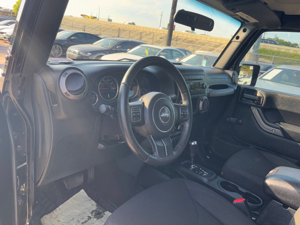 Jeep Wrangler Unlimited Vehicle Full-screen Gallery Image 09