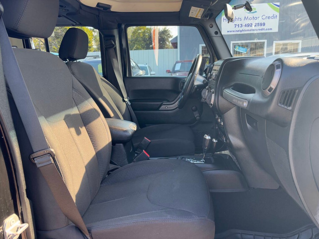 Jeep Wrangler Unlimited Vehicle Full-screen Gallery Image 12