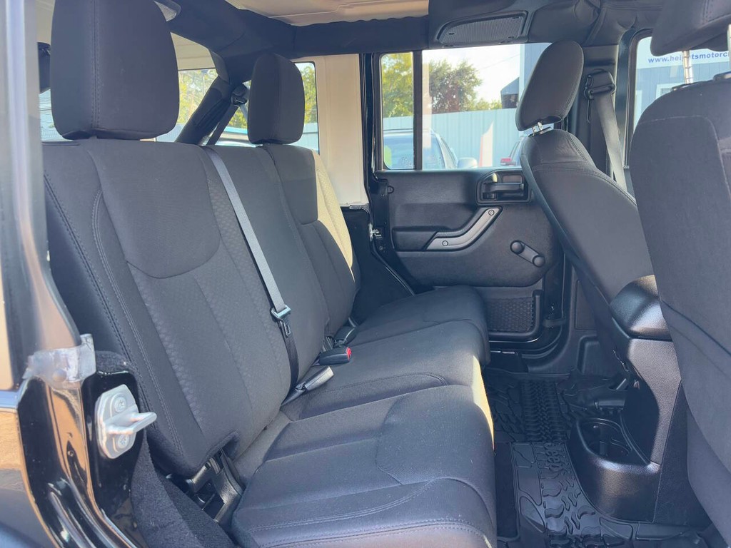 Jeep Wrangler Unlimited Vehicle Full-screen Gallery Image 14