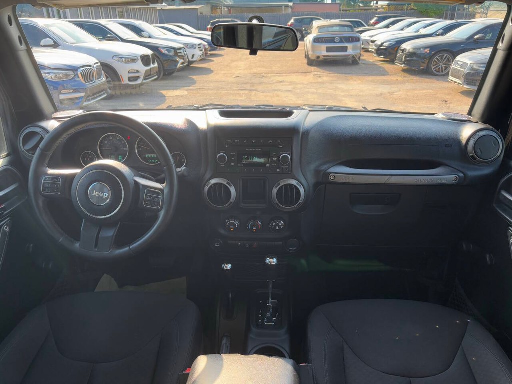 Jeep Wrangler Unlimited Vehicle Full-screen Gallery Image 16