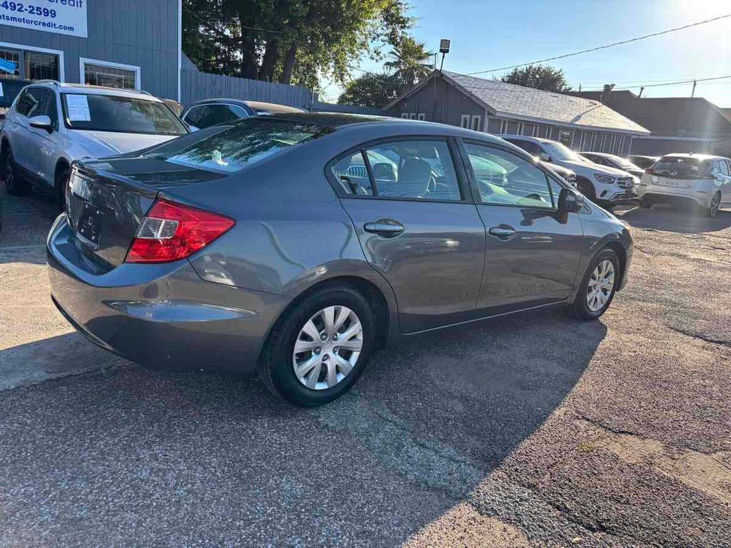 Honda Civic Sedan Vehicle Full-screen Gallery Image 06