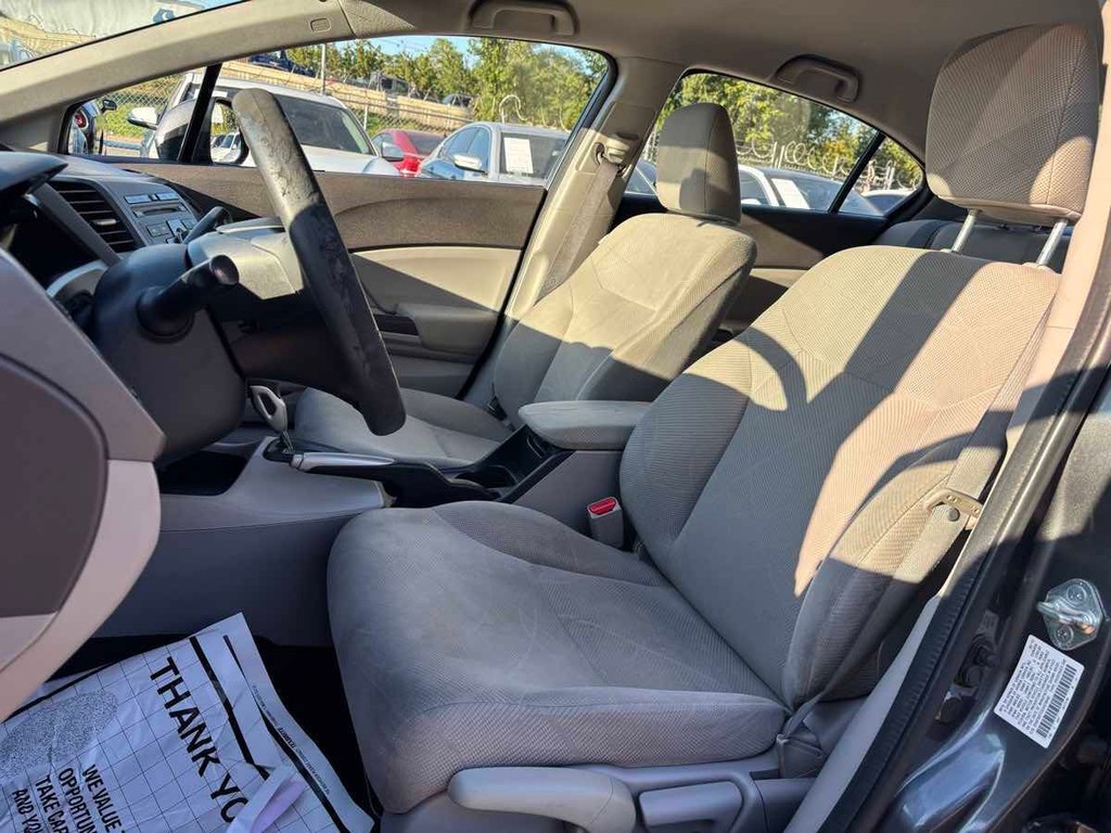 Honda Civic Sedan Vehicle Full-screen Gallery Image 08