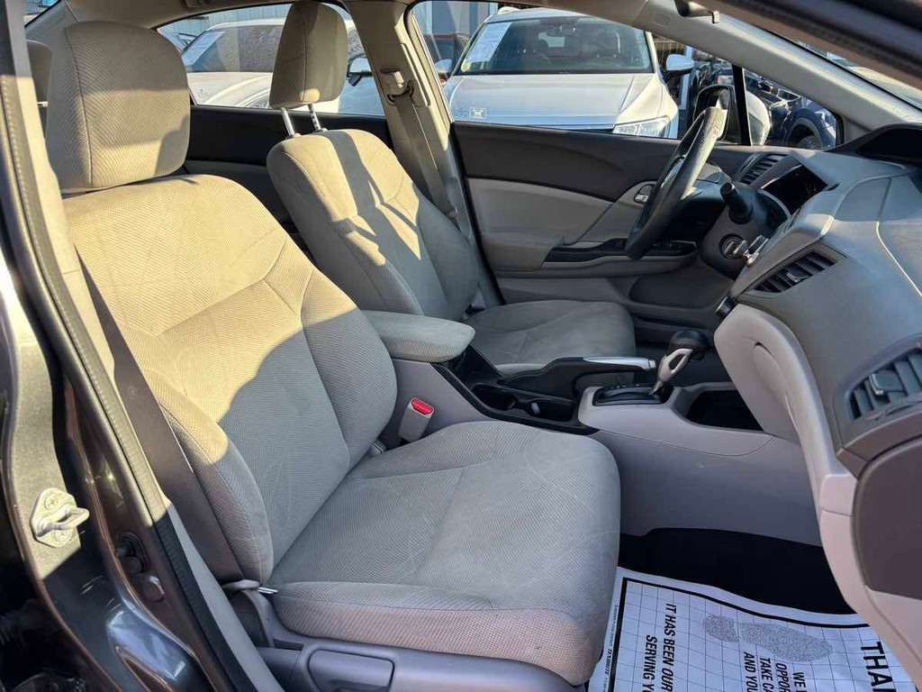 Honda Civic Sedan Vehicle Full-screen Gallery Image 10