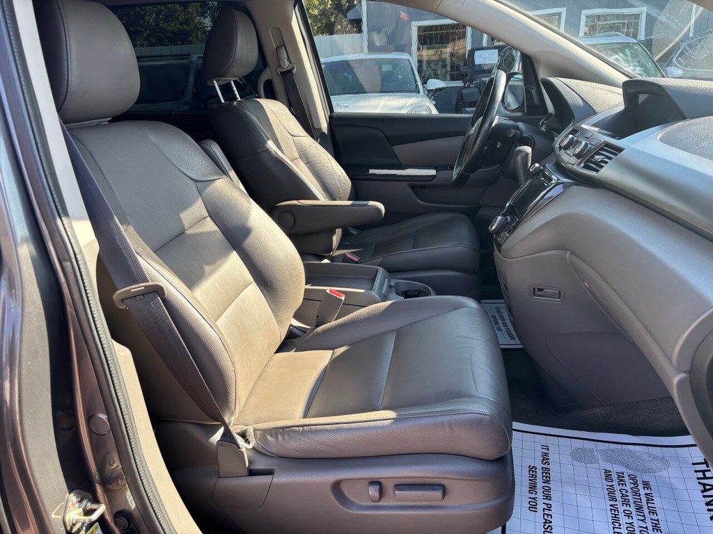 Honda Odyssey Vehicle Full-screen Gallery Image 10