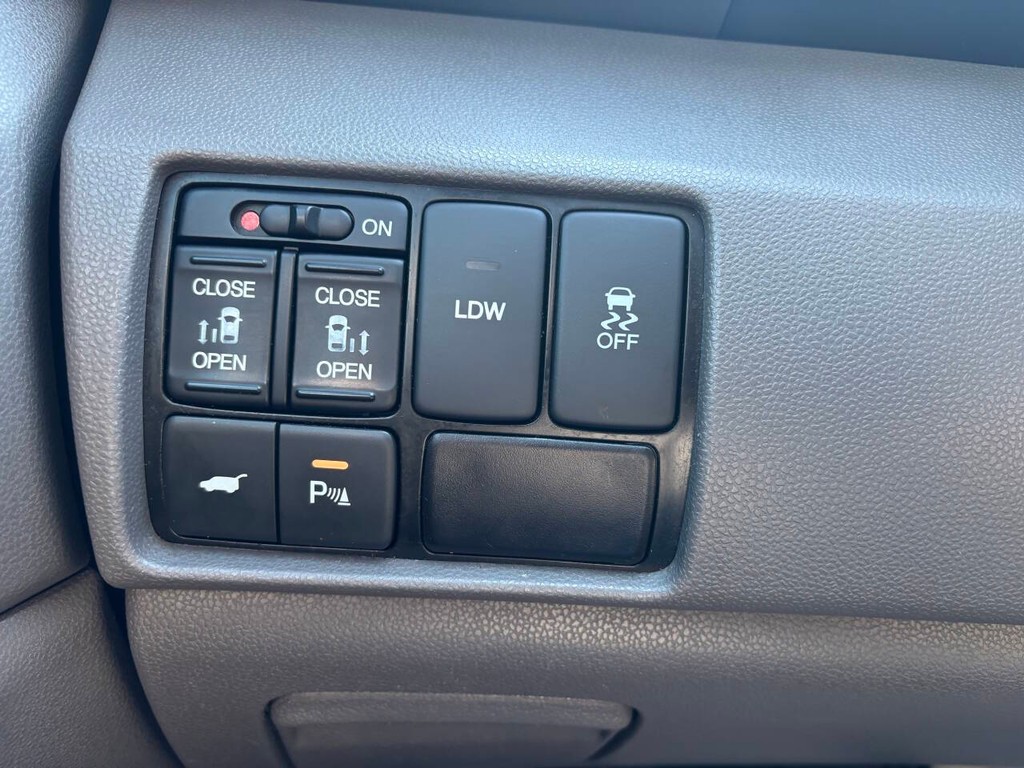 Honda Odyssey Vehicle Full-screen Gallery Image 18