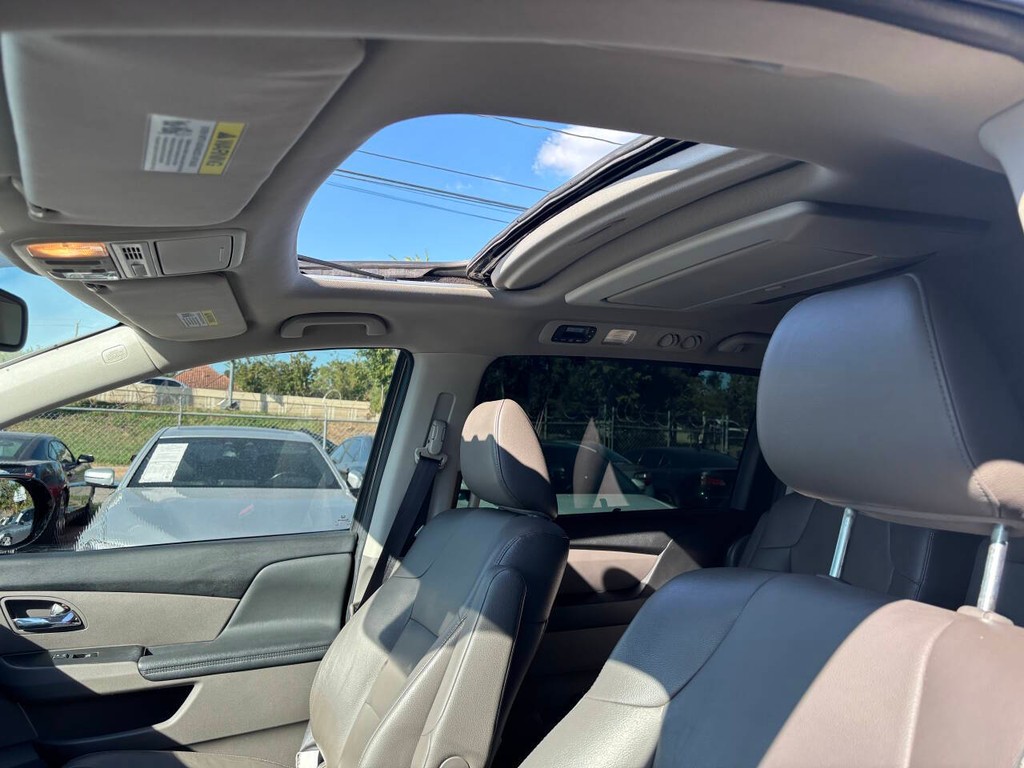 Honda Odyssey Vehicle Full-screen Gallery Image 19