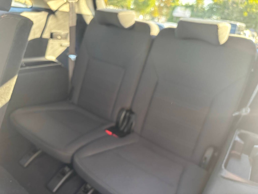 Kia Sorento Vehicle Full-screen Gallery Image 12