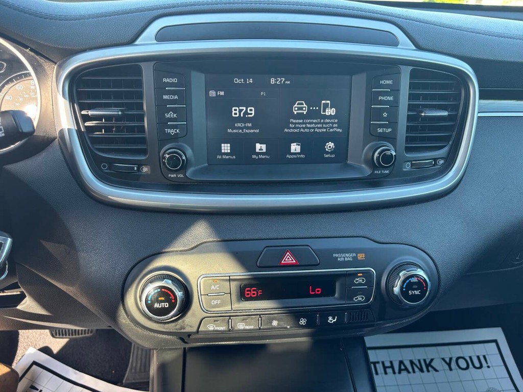 Kia Sorento Vehicle Full-screen Gallery Image 15