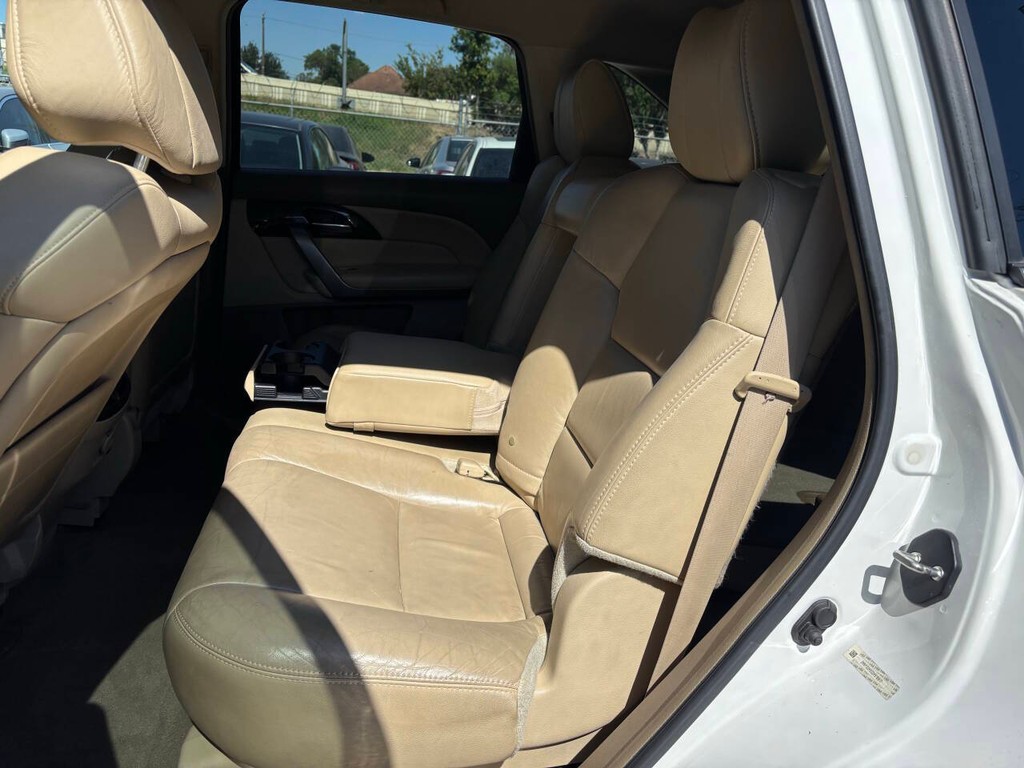 Acura MDX Vehicle Full-screen Gallery Image 11