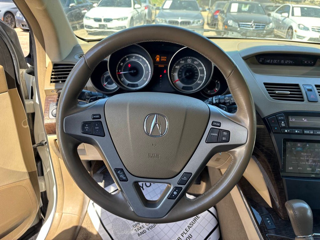Acura MDX Vehicle Full-screen Gallery Image 18