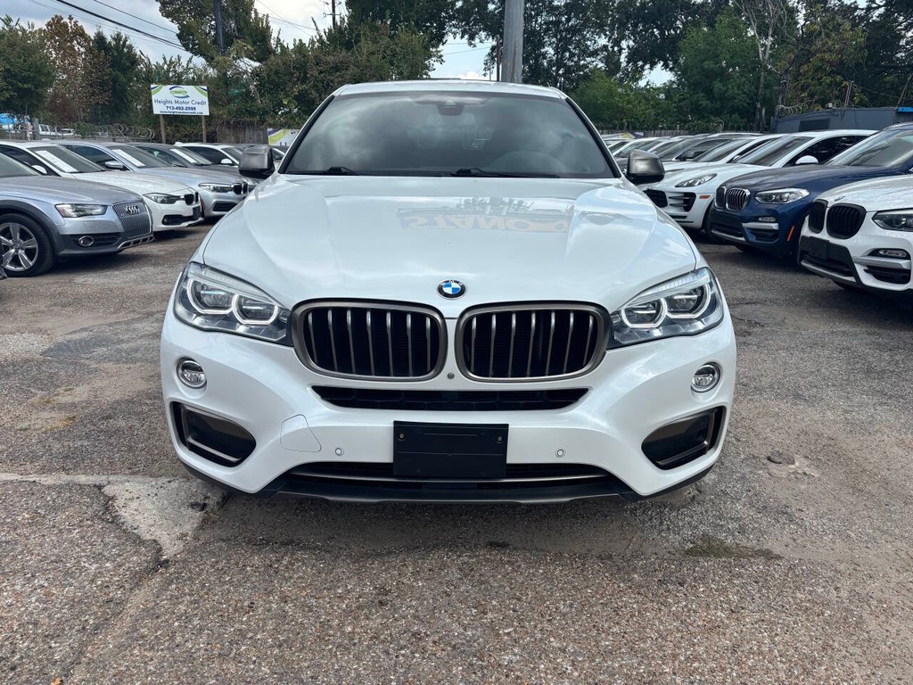 BMW X6 Vehicle Full-screen Gallery Image 02