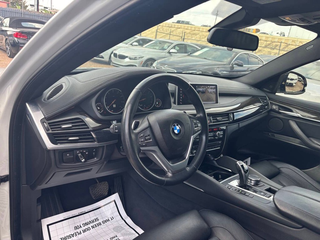 BMW X6 Vehicle Full-screen Gallery Image 08