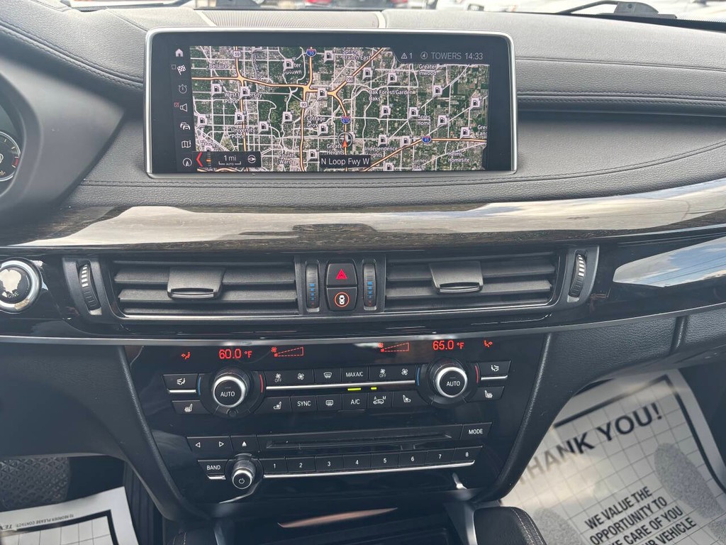 BMW X6 Vehicle Full-screen Gallery Image 14