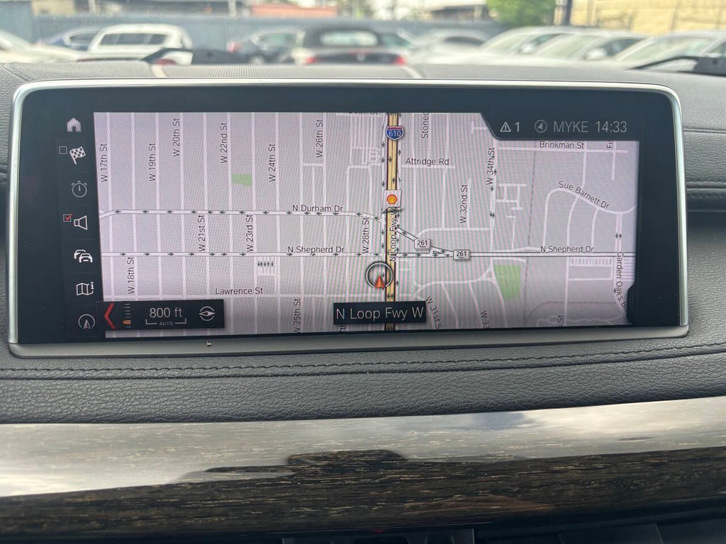 BMW X6 Vehicle Full-screen Gallery Image 15