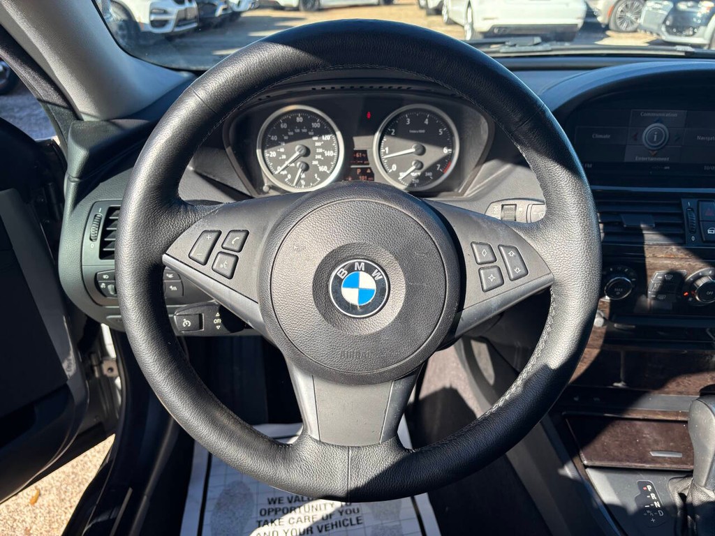 BMW 6 Series Vehicle Full-screen Gallery Image 17