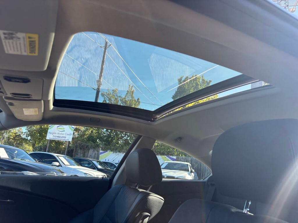 BMW 6 Series Vehicle Full-screen Gallery Image 19