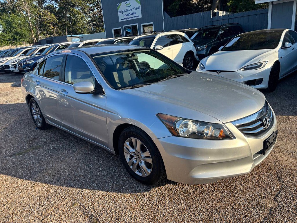 Honda Accord Sedan Vehicle Full-screen Gallery Image 02