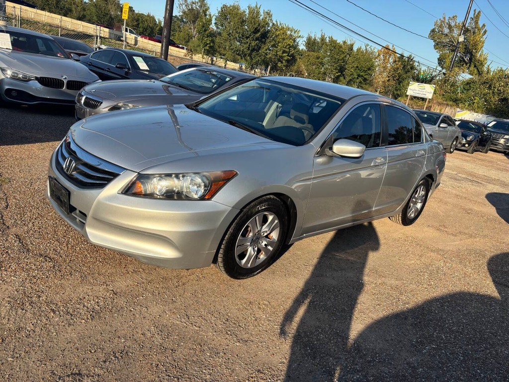 Honda Accord Sedan Vehicle Full-screen Gallery Image 04